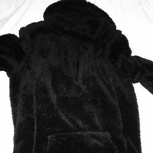 St. John's Bay Fuzzy Black Sweatshirt